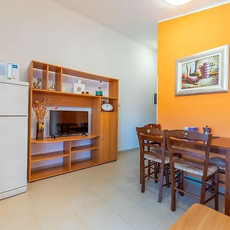 Nur 350 Meter Zum Kieselstrand Baška