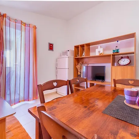 Nur 350 Meter Zum Kieselstrand Apartment Baska (Krk)