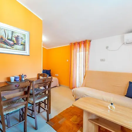 Nur 350 Meter Zum Kieselstrand バスカ